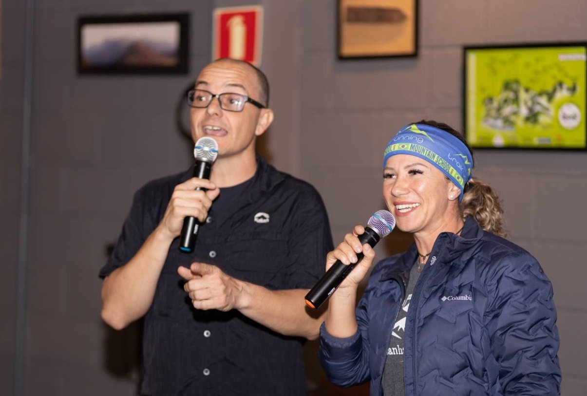 Marco Aurélio e Letícia em palestra sobre trail running